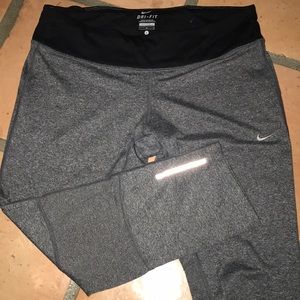 Nike Dri-Fit Cropped Leggings